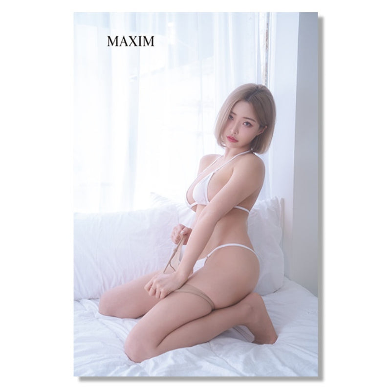 2022 Miss Maxim Rolling Blanket